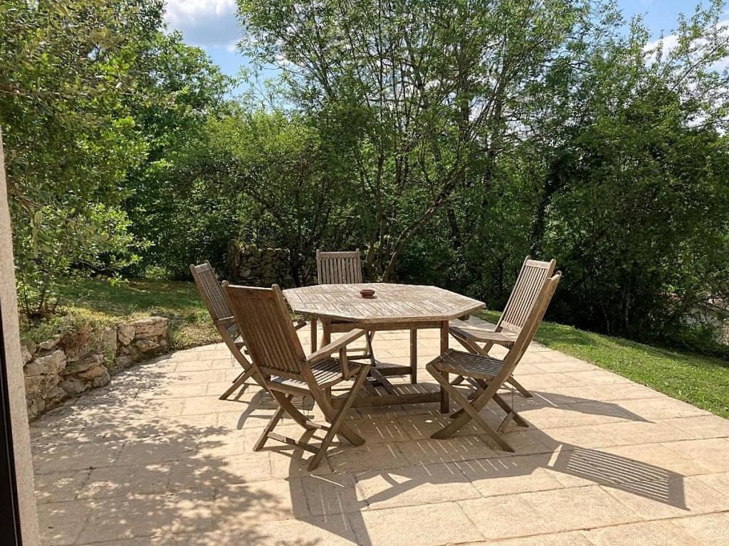 Location Gite Entre Cahors Et St Cirq Lapopie Arcambal Exterior photo